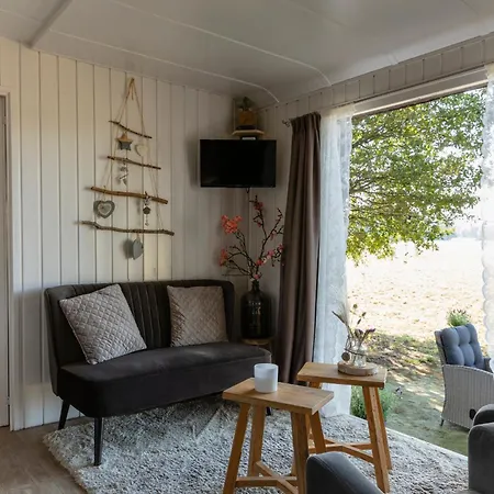 Holiday home Pipowagen Bijzonder Buitenaf Vragender