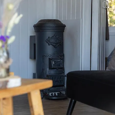 Autentieke Pipowagen Bijzonder Buitenaf Met Jacuzzi En Finse Sauna בית נופש *