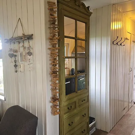 Дом отдыха Pipowagen Bijzonder Buitenaf Met Jacuzzi En Sauna Vragender