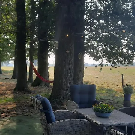 Bijzonder Buitenaf Met Verkoelende Jacuzzi En Finse Sauna *