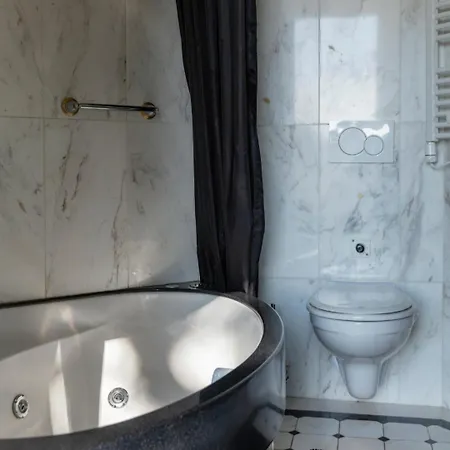 Дом отдыха Pipowagen Bijzonder Buitenaf Met Jacuzzi En Sauna