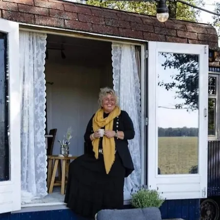 Bijzonder Buitenaf Met Verkoelende Jacuzzi En Finse Sauna * Vragender