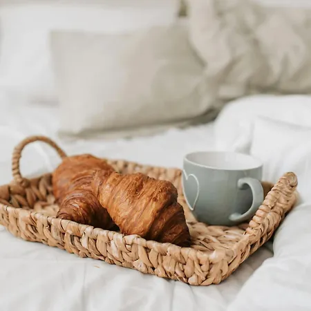 Semesterbostad Autentieke Pipowagen Bijzonder Buitenaf Met Jacuzzi En Finse Sauna Vragender