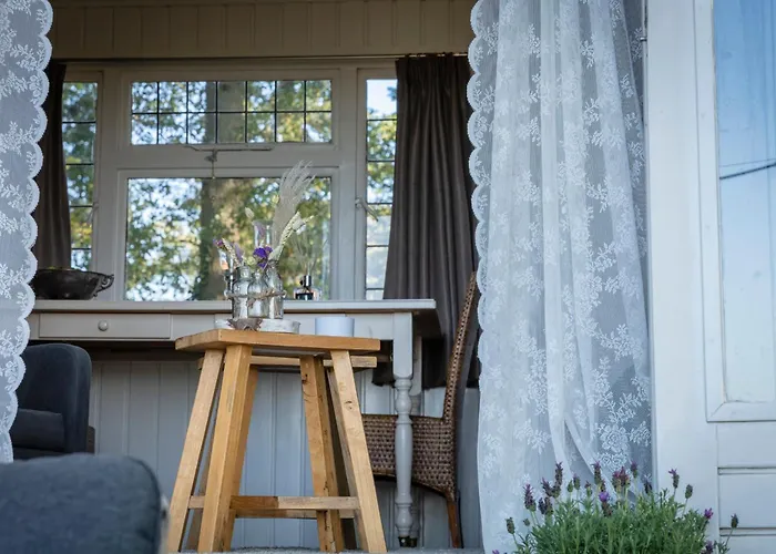 Autentieke Pipowagen Bijzonder Buitenaf Met Jacuzzi En Finse Sauna Semesterbostad