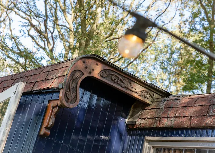 Semesterbostad Autentieke Pipowagen Bijzonder Buitenaf Met Jacuzzi En Finse Sauna