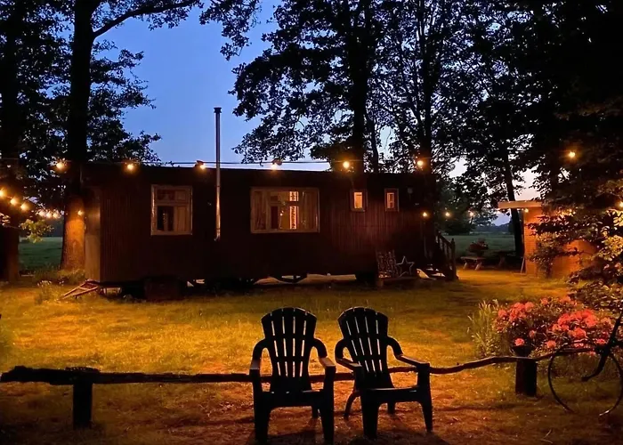 Semesterbostad Autentieke Pipowagen Bijzonder Buitenaf Met Jacuzzi En Finse Sauna