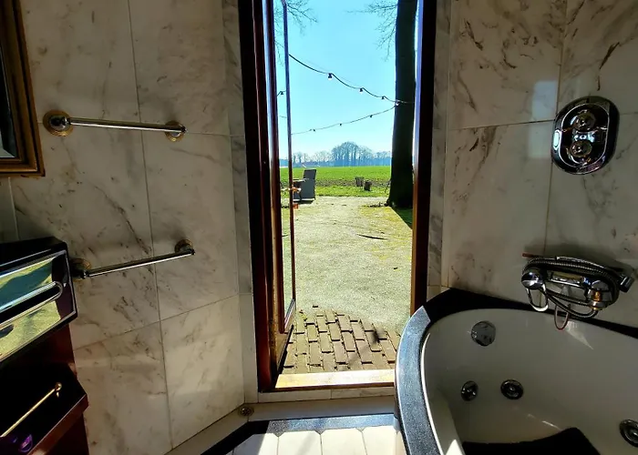 Autentieke Pipowagen Bijzonder Buitenaf Met Jacuzzi En Finse Sauna * Vragender