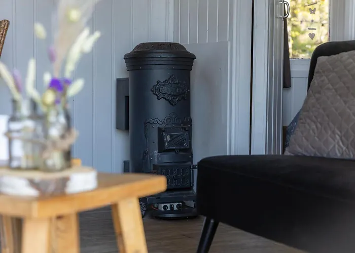 Autentieke Pipowagen Bijzonder Buitenaf Met Jacuzzi En Finse Sauna Semesterbostad *