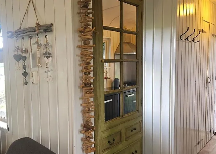 Semesterbostad Autentieke Pipowagen Bijzonder Buitenaf Met Jacuzzi En Finse Sauna Vragender