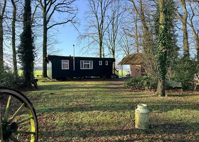 Autentieke Pipowagen Bijzonder Buitenaf Met Jacuzzi En Finse Sauna Semesterbostad