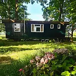 Autentieke Pipowagen Bijzonder Buitenaf Met Jacuzzi En Finse Sauna Vragender